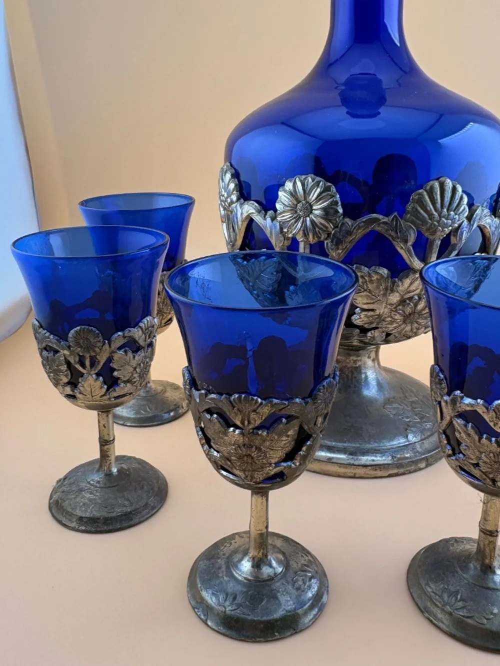 Vintage Cobalt Blue Glass Decanter & 6 Cordial Glasses Set Silver Plate Filagree
